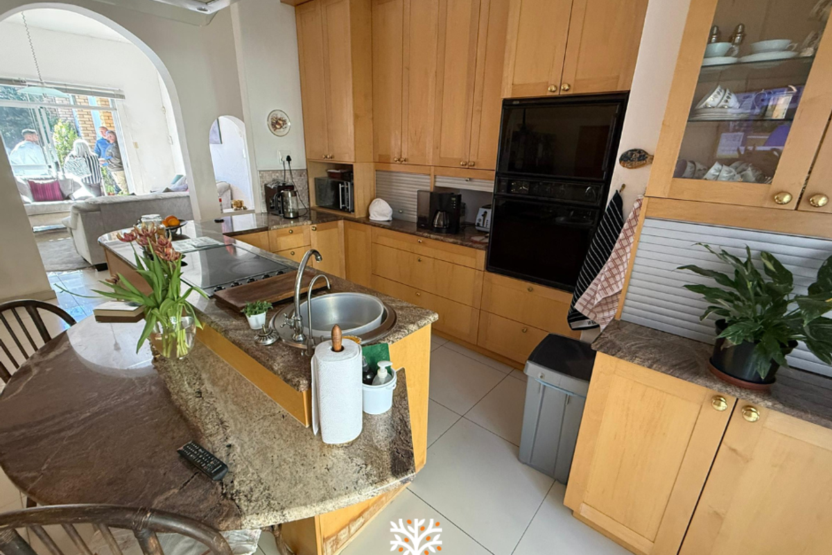 Family Home For Sale | Klein Windhoek | N$8 450 000 - Photo 5