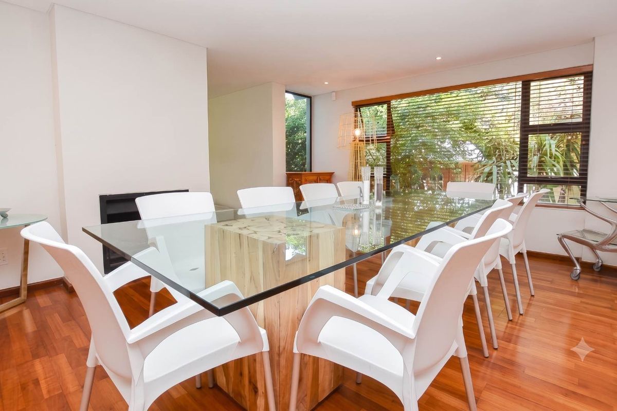 Exceptionally spacious and modern family home - Photo 5