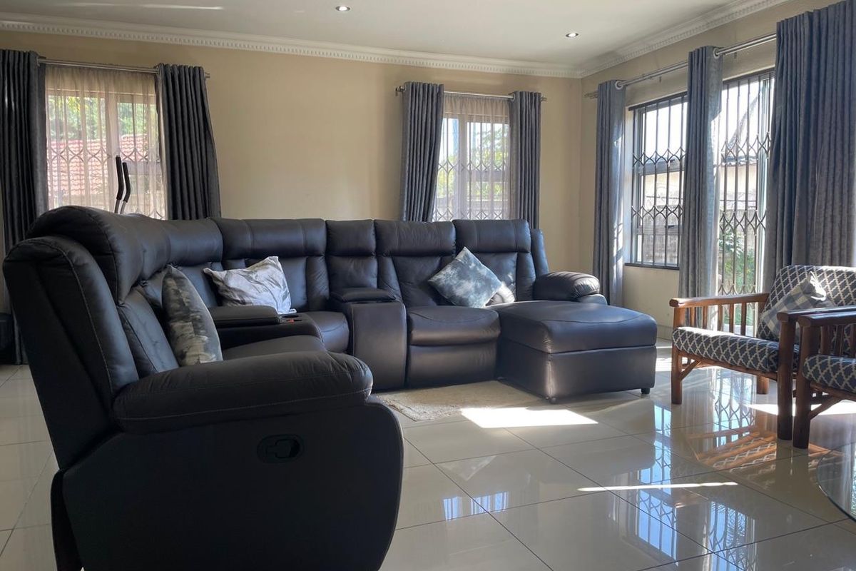 4 Bedroom house available in Bloubsrand - Photo 5