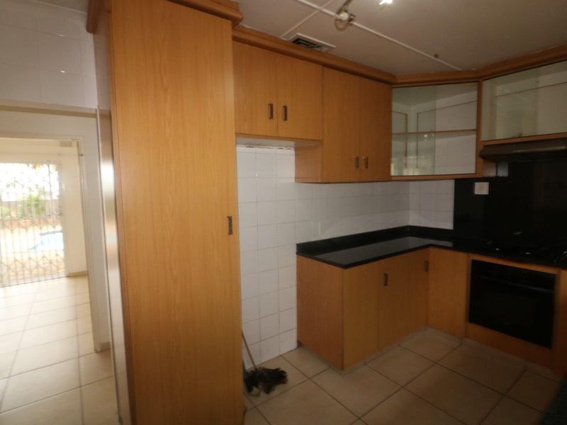 Secure 3 Bed House With Granny Cottage - Pet Friendly - Photo 8