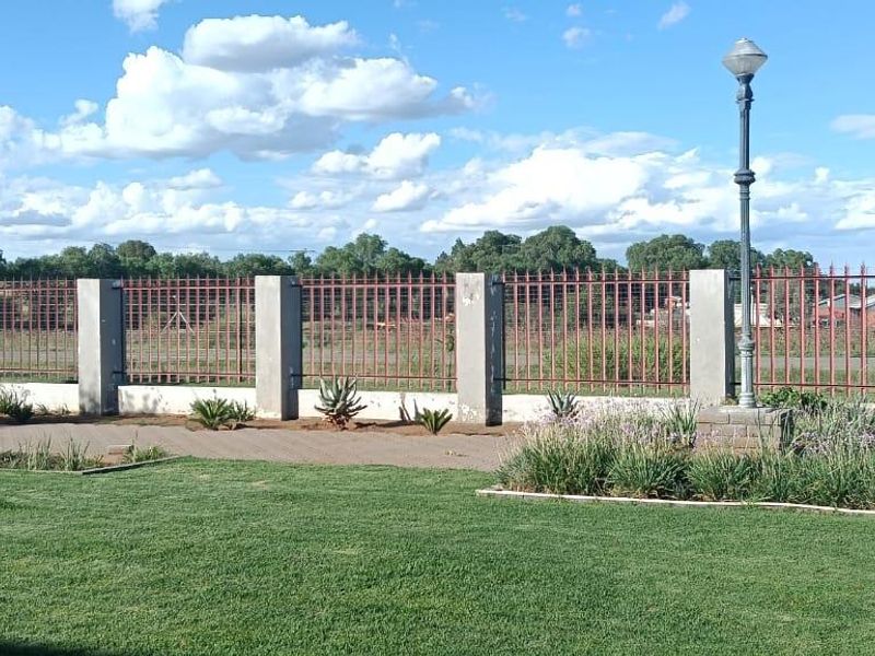 Edable land. Broiler Cage for 19000 chickens fully computeries.Totally off grid. - Photo 5