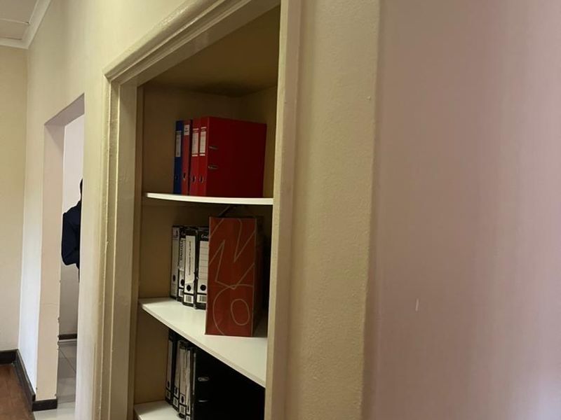 Office space for rent in Windhoek West - Photo 9