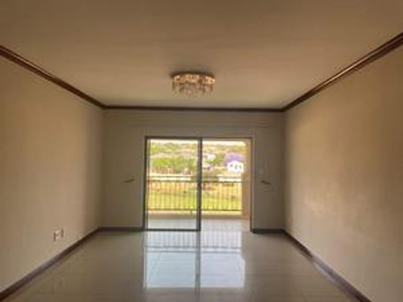 Modern 2 Bedroom Apartment for sale in Summerset - Photo 7