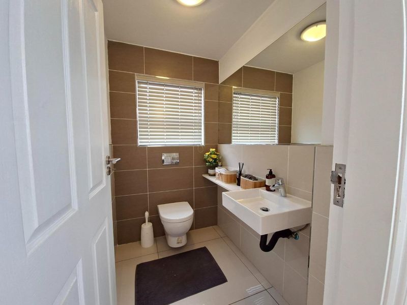 Luxury, Style &amp; Sophistication in a Prestigious Eco Estate - Photo 7