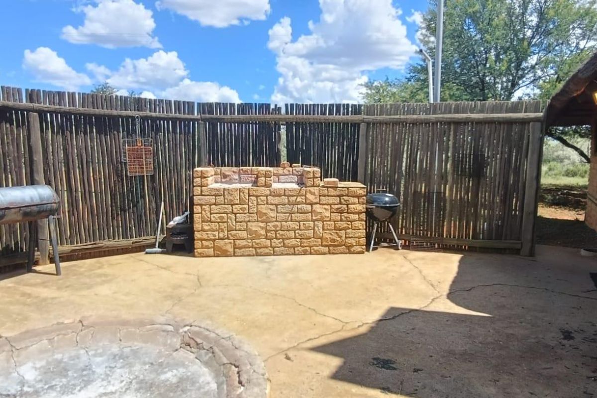 Game farm or Cattle farm. Hunters Cabins. Lodge. Coolroom. Slaughter facility. - Photo 4