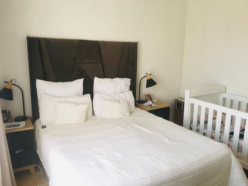 **Charming 3-Bedroom Home in Ormonde Complex**with outside room and toilet - Photo 5