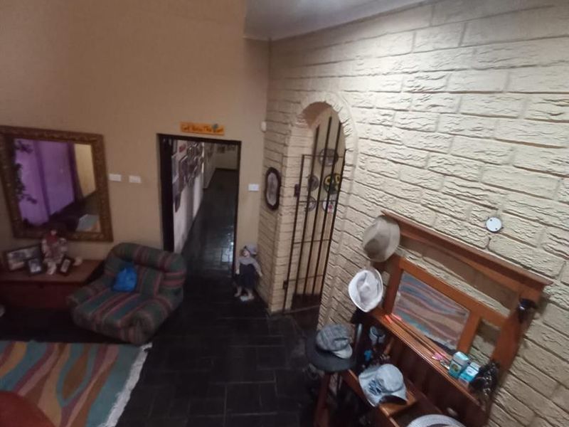 Spacious Family Home with Granny Flat – Your Dream Lifestyle Awaits! - Photo 7