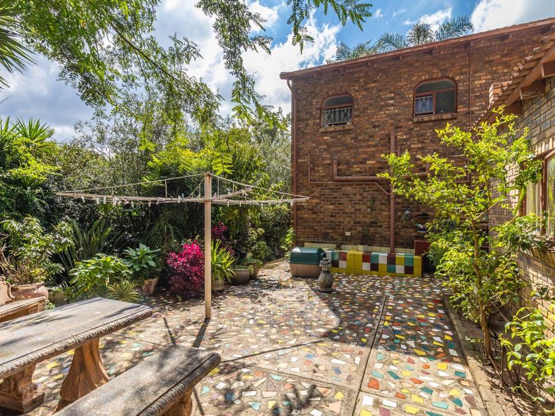 Warm Family Home with Dual Income Potential – Radiokop - Photo 9