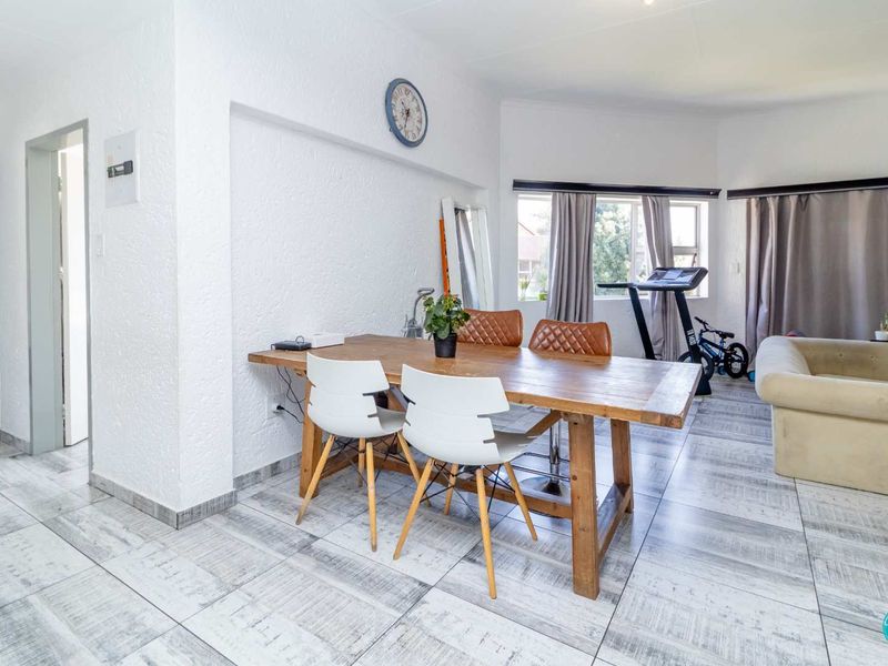Neat Two-Bedroom Apartment with Upgraded Kitchen and Two Balconies! - Photo 5