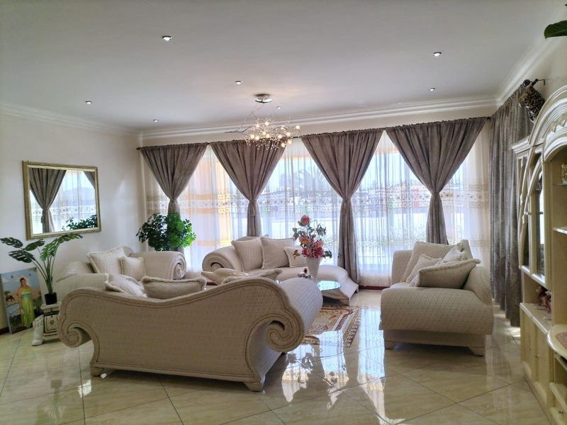 **Charming Family Home with Income Potential: Ideal for B&B or School** - Photo 3