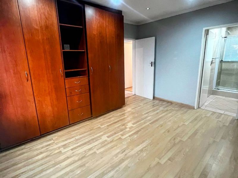 Bright Open-Plan Living Near Sandton CBD – Rent R12,000 - Photo 6