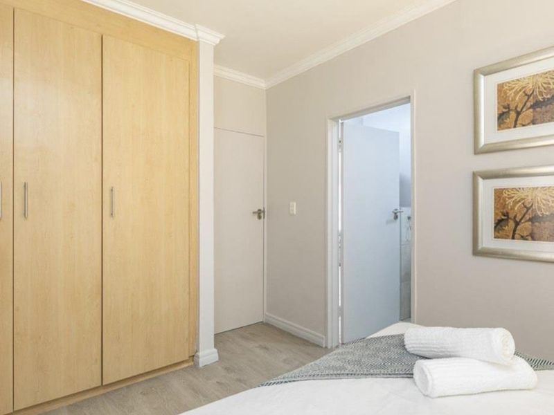 A BEAUTIFULLY FURNISHED TWO BEDROOM APARTMENT - Photo 7