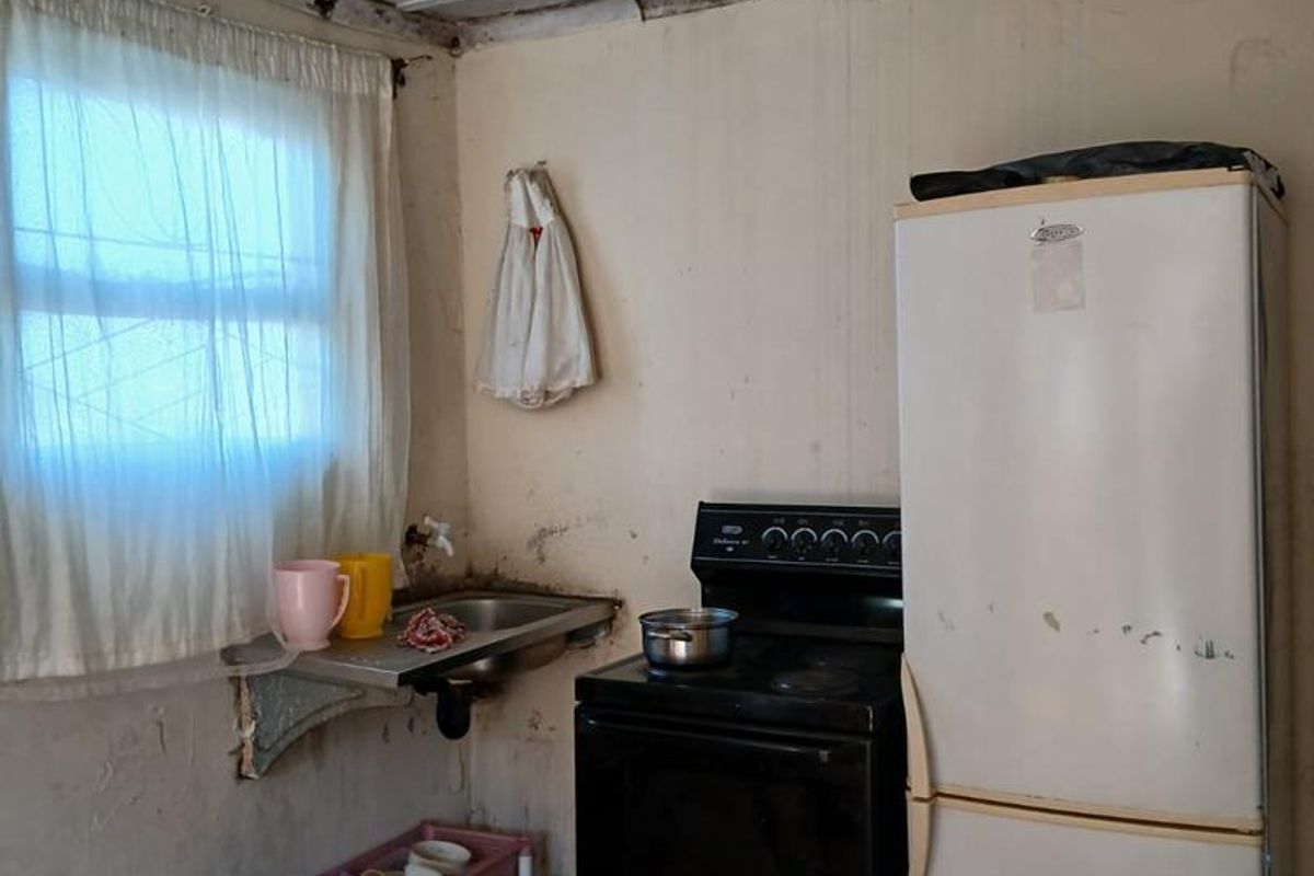 2 Bedroom House in Motherwell NU10 - Photo 3