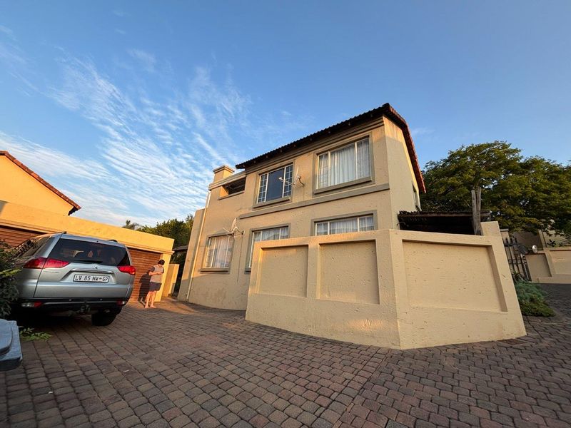 One bedroom townhouse - Photo 1