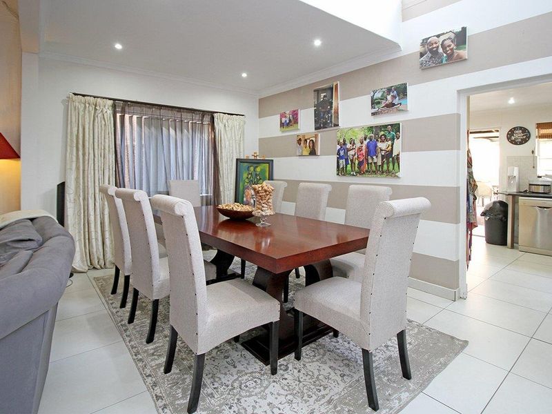 Charming Family Home with Cottage, Pool, and Spacious Garden - Photo 4