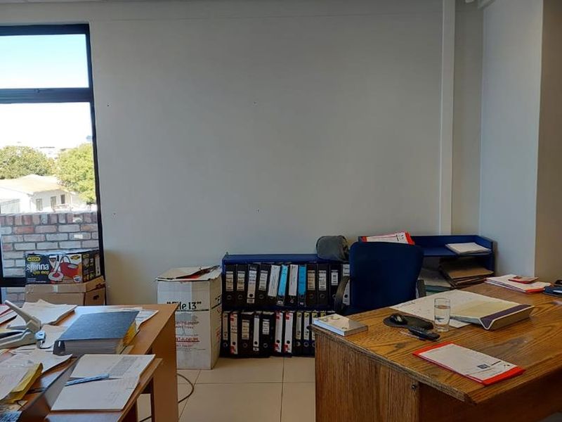 Spacious Offices & Boardroom in Prime Location Southern Industrial - Photo 4