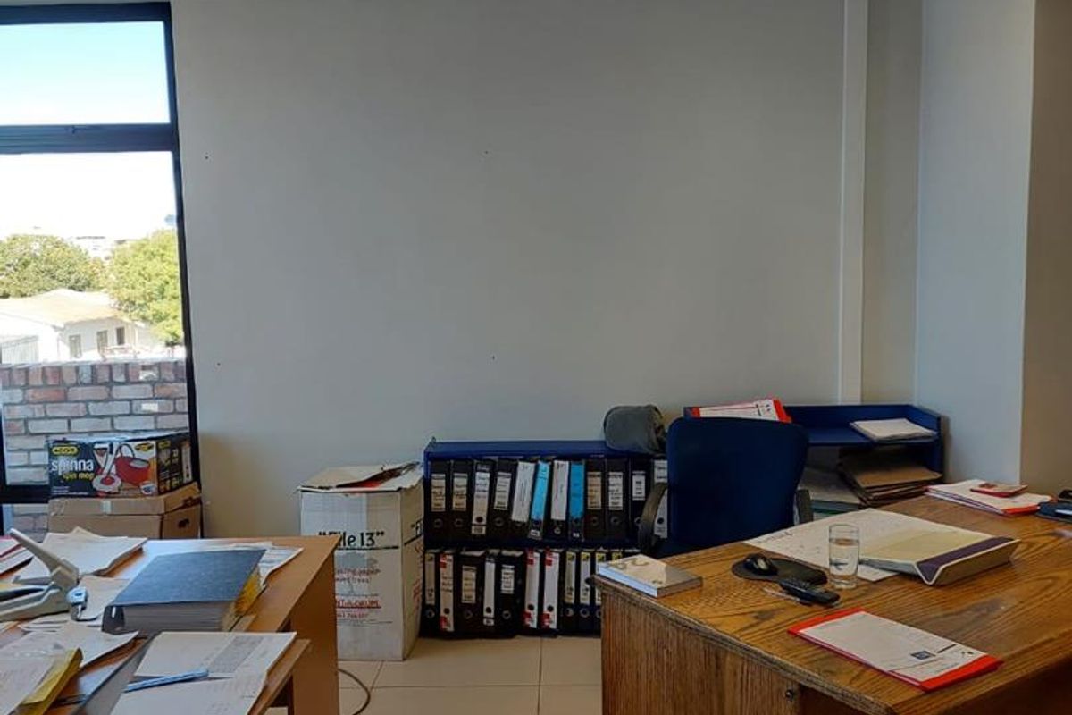 Spacious Offices & Boardroom in Prime Location Southern Industrial - Photo 4