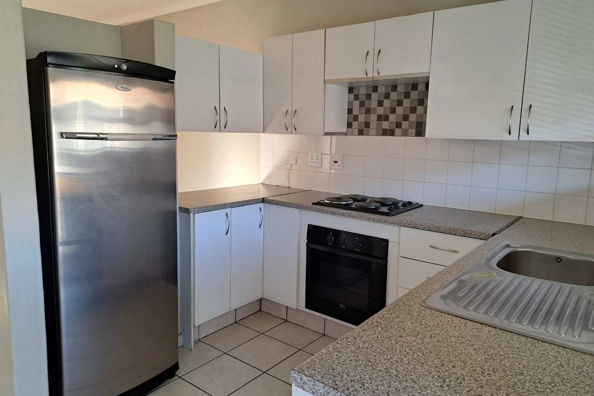 2 Bedroom Apartment for Sale in Ravenswood - Photo 2