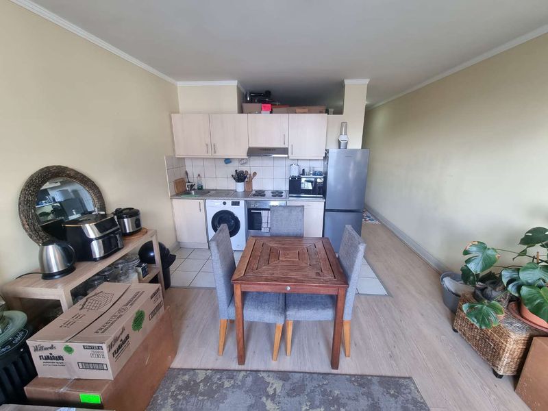 Unfurnished 1-Bedroom Apartment To Rent in Cape Town City Centre - Photo 2