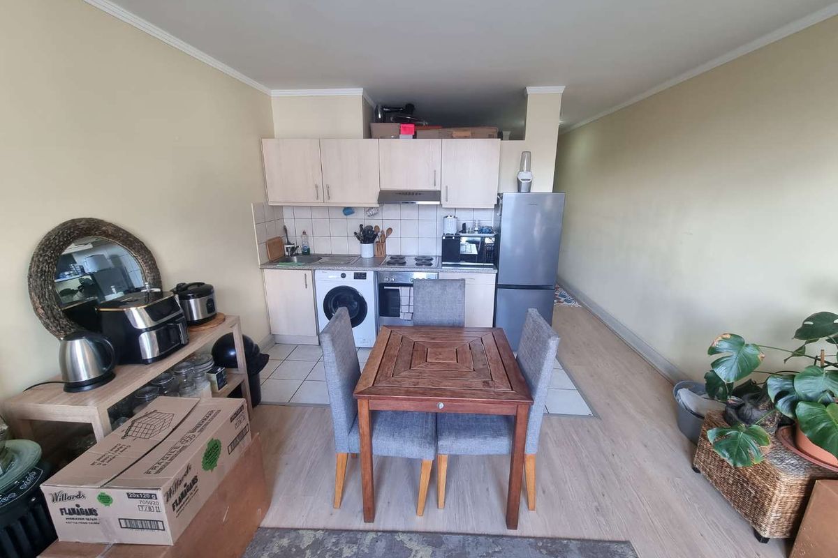 Unfurnished 1-Bedroom Apartment To Rent in Cape Town City Centre - Photo 2