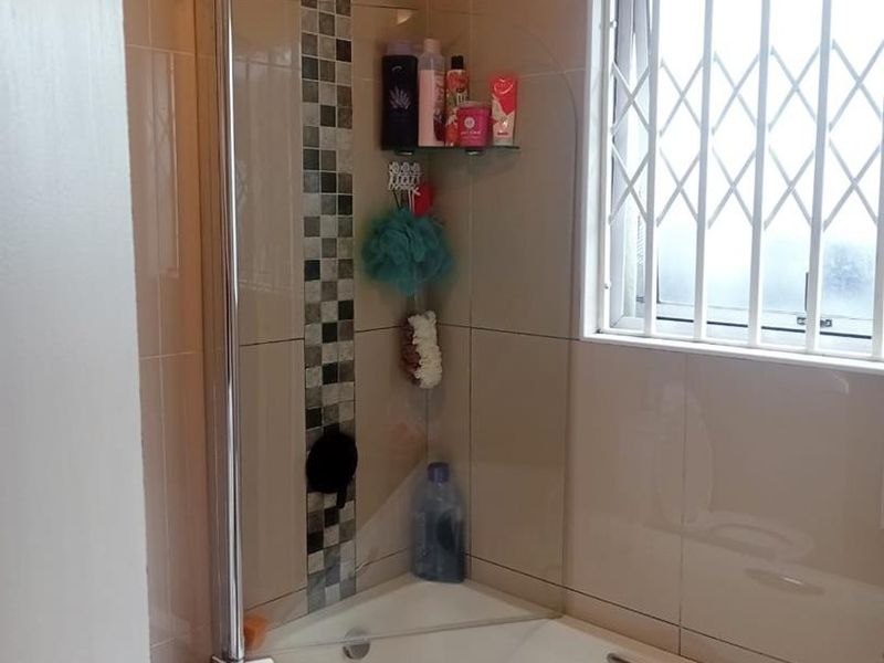 2-BEDROOM HOUSE FOR SALE – FOUNTAIN HEAD, BLUE DOWNS - Photo 8
