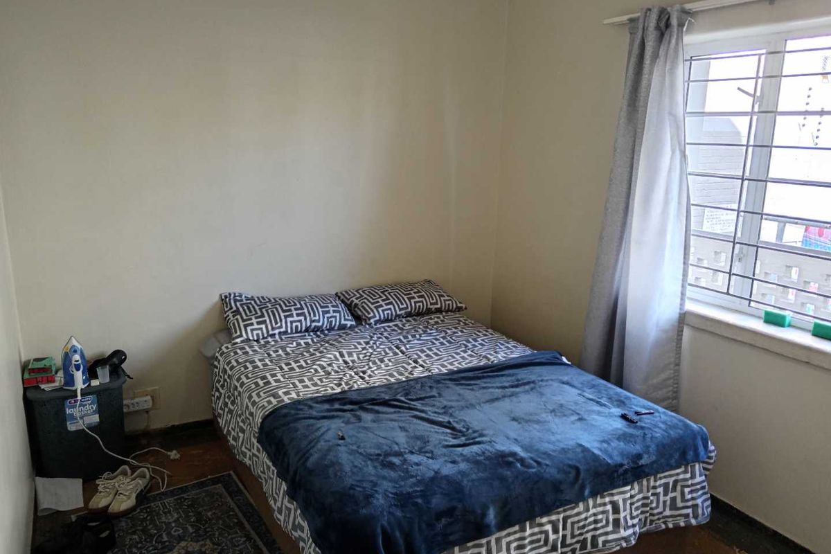 Renovator’s Dream in the Heart of Cape Town! - Photo 4