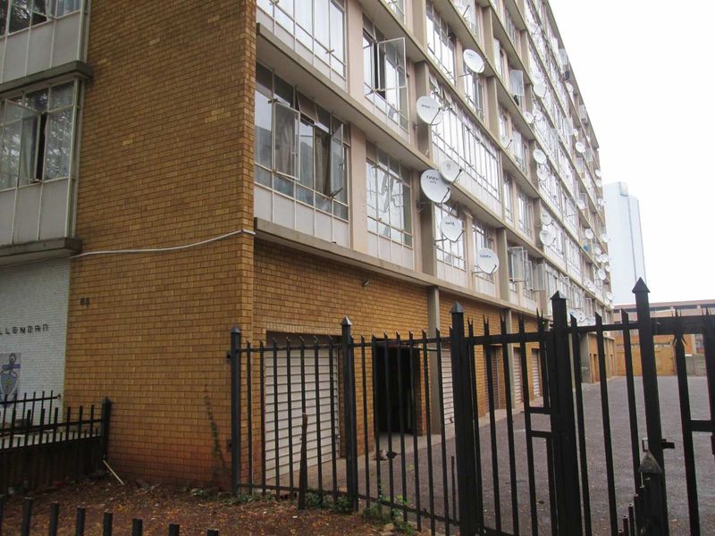 VERY BEAUTIFUL , NEAT AND CLEAN [2.5 ] TWO AND HALF BEDROOMS APARTMENT FOR SALE IN SUNNYSIDE  BARGAIN - Photo 4