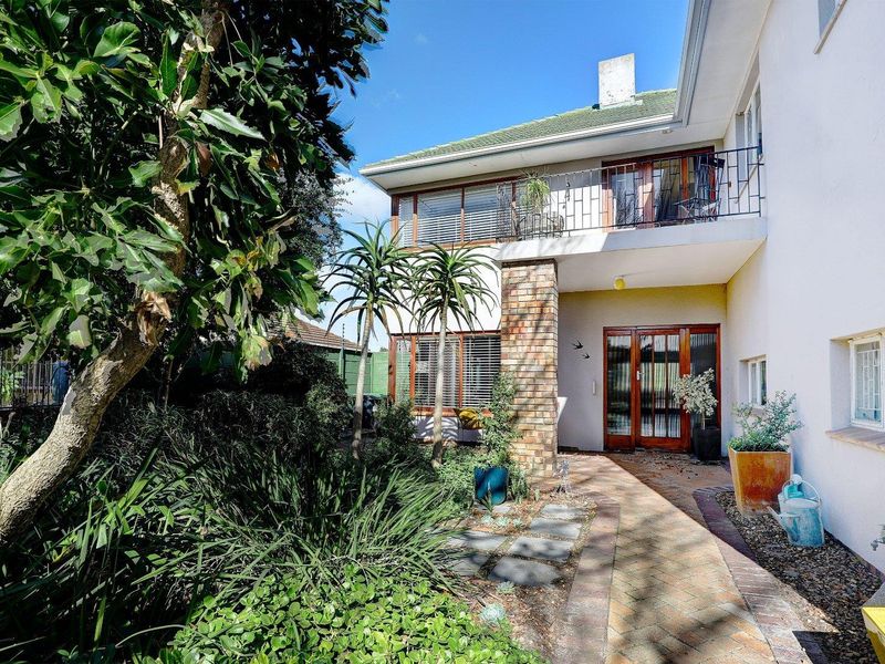 Truly one of the loveliest homes in Upper Boston - Photo 2