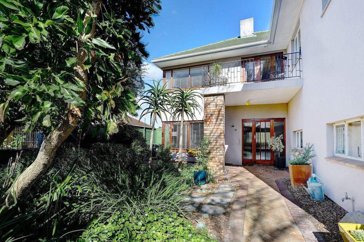 Truly one of the loveliest homes in Upper Boston - Photo 2