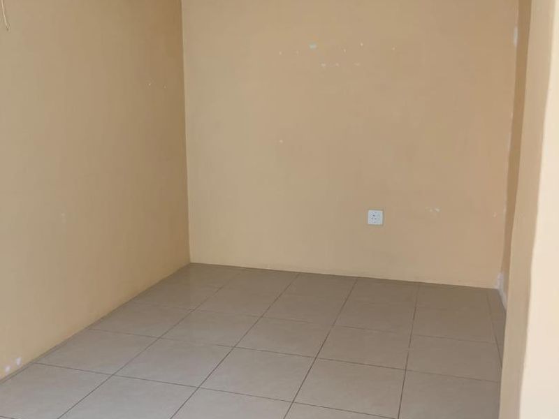 Cozy Moorton Home Secure Spacious and Ready for You - Photo 5