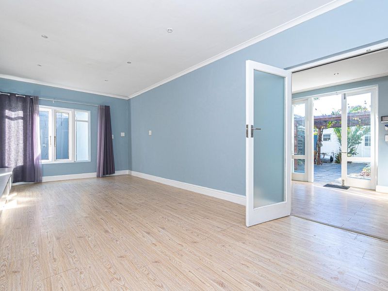 Spacious 360m2 Home in Prime Claremont – Ideal Family Living with Secure, Modern Comfort - Photo 10