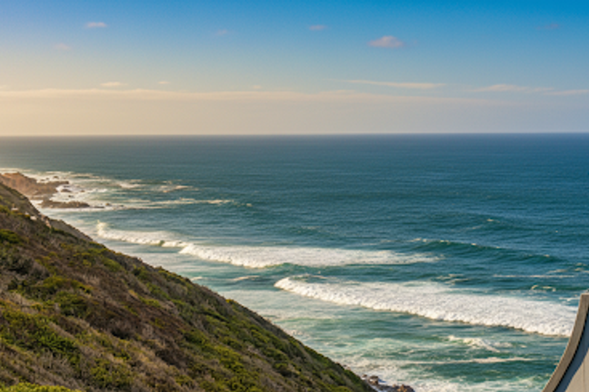 Coastal Elegance Meets Untamed Beauty in Dana Bay - Photo 2