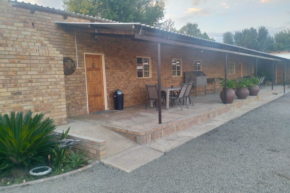 Family Home with Established Guesthouse – Great Investment Opportunity - Photo 2