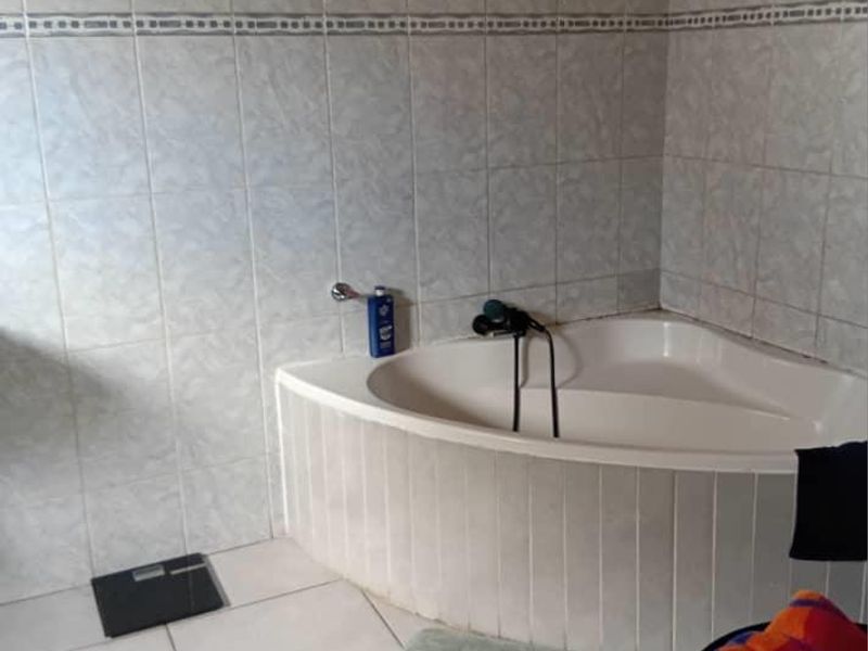 Buy a 3 bedroom house is Okahandja, Extension 8, N$ 1150 000 cost exclusive - Photo 7