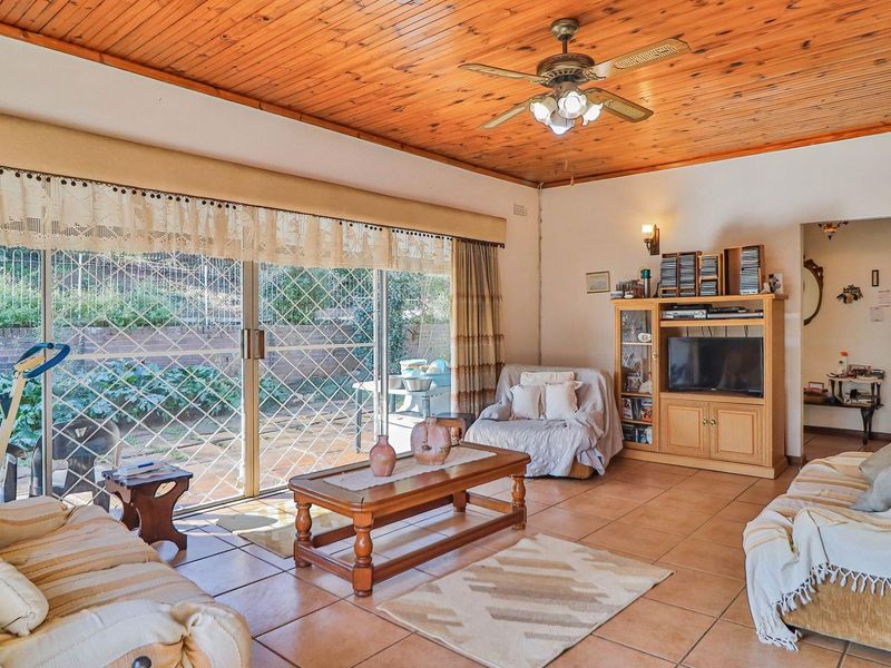 Spacious Family Home in Hayfields - Photo 6