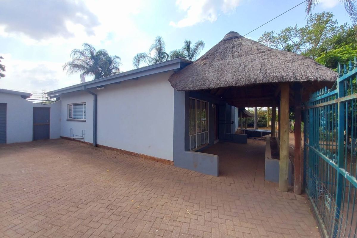 Three bedrooms house for sale in Kwaggasrand - Photo 2