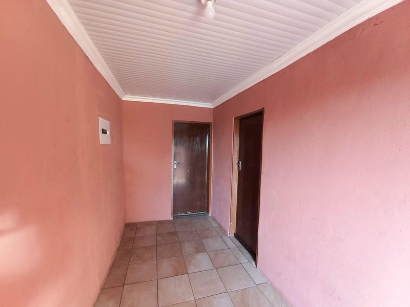 11 bedroom house for sale in Atteridgeville - Photo 8