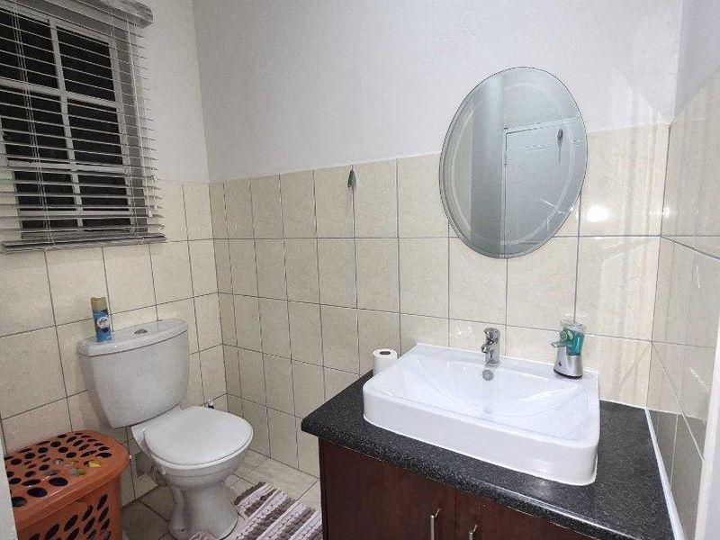 2 Bedroom Penthouse FOR SALE in NORKEM PARK - Photo 9