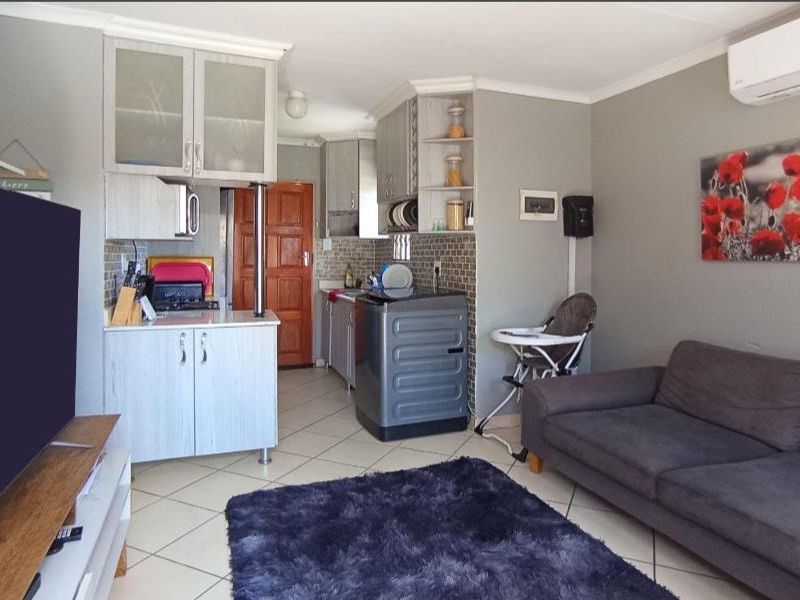 Smart Home - Photo 9