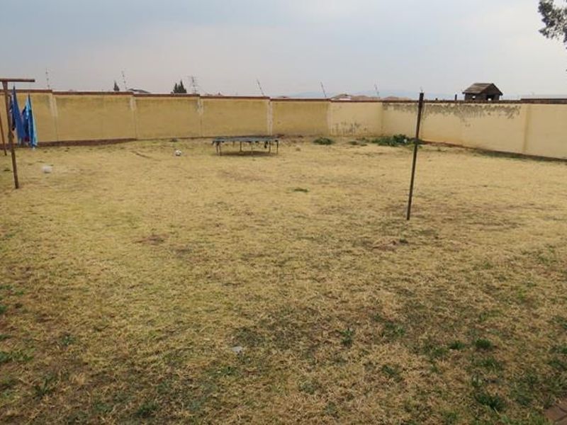 Your Family Oasis in Meyersig Awaits – Space, Security, and Lifestyle - Photo 7
