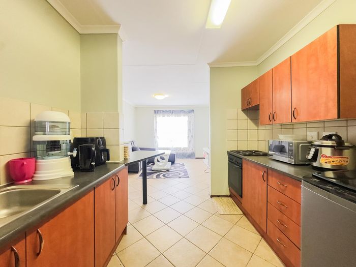 Property #2473376, Apartment Pending Sale in Kempton Park AH