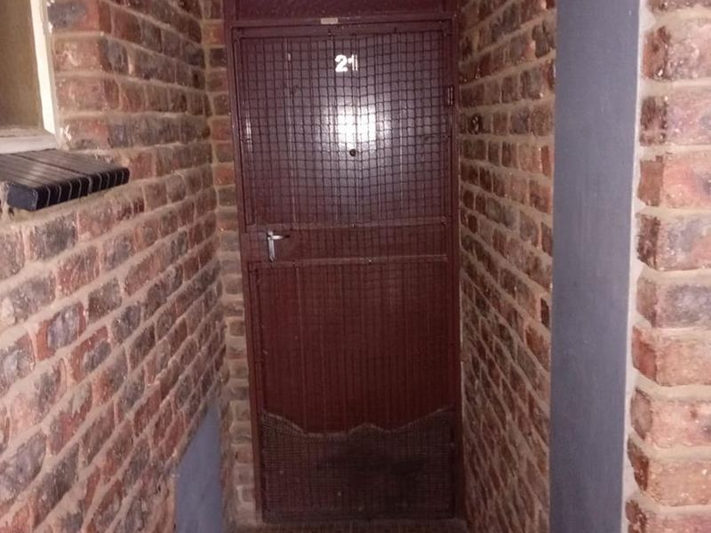 ONE BEDROOM FLAT AVAILABLE IN DASPOORT. - Photo 2