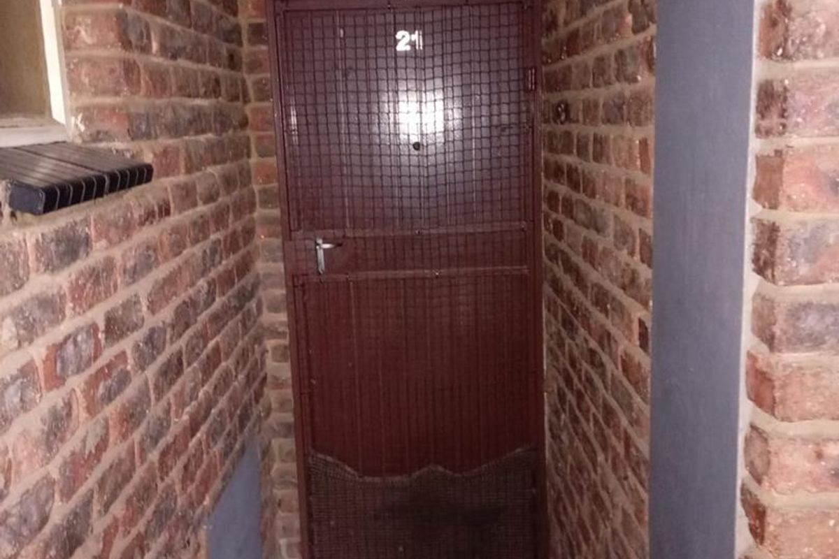 ONE BEDROOM FLAT AVAILABLE IN DASPOORT. - Photo 2