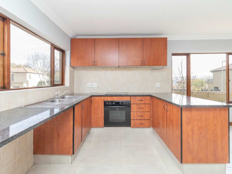 Freestanding 2 Beds, 2 Baths in the heart of Kyalami - Photo 6