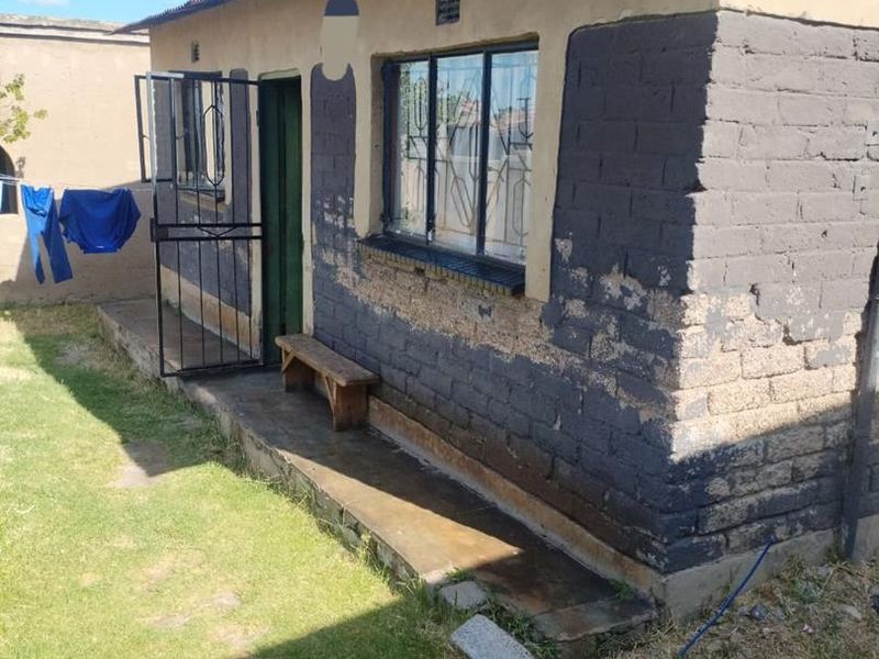 2 Bedroom House In Phomolong - Photo 4