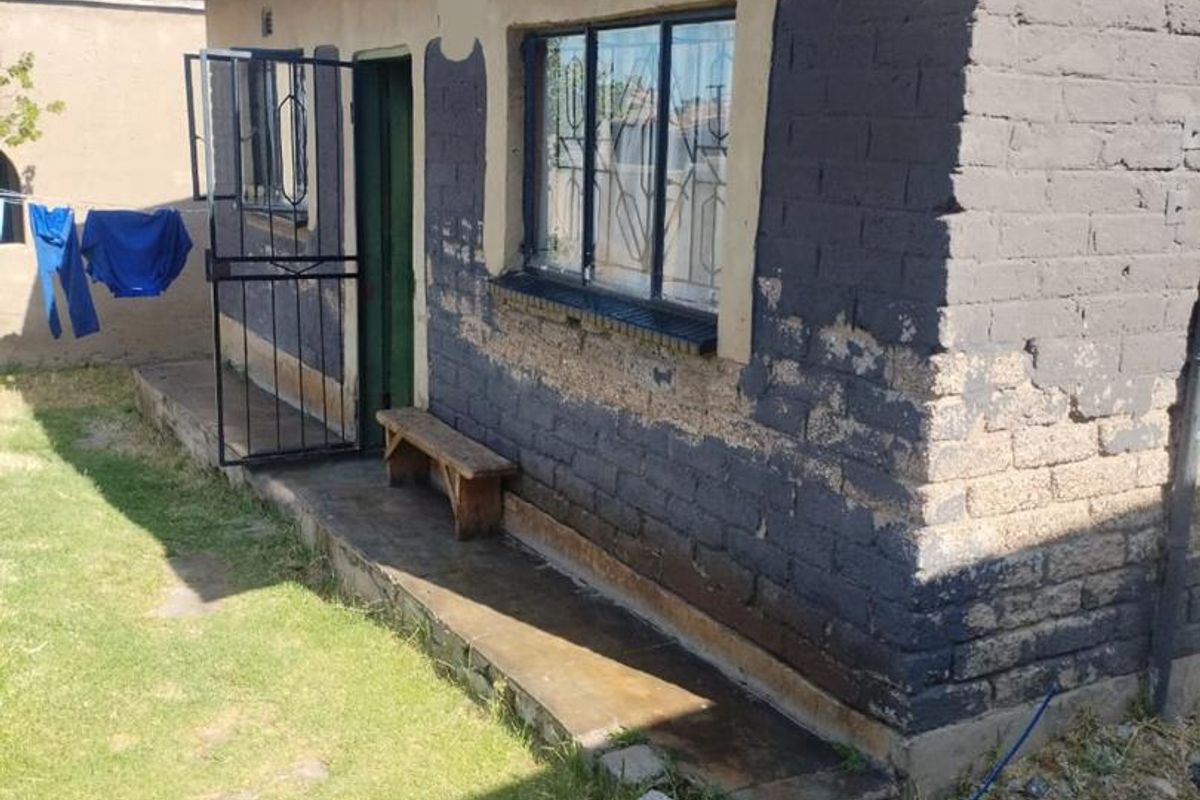 2 Bedroom House In Phomolong - Photo 4