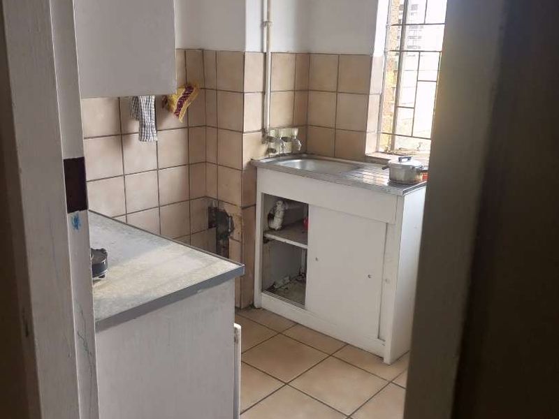 A 2 bedroom apartment in Arcadia is now for sale. - Photo 2