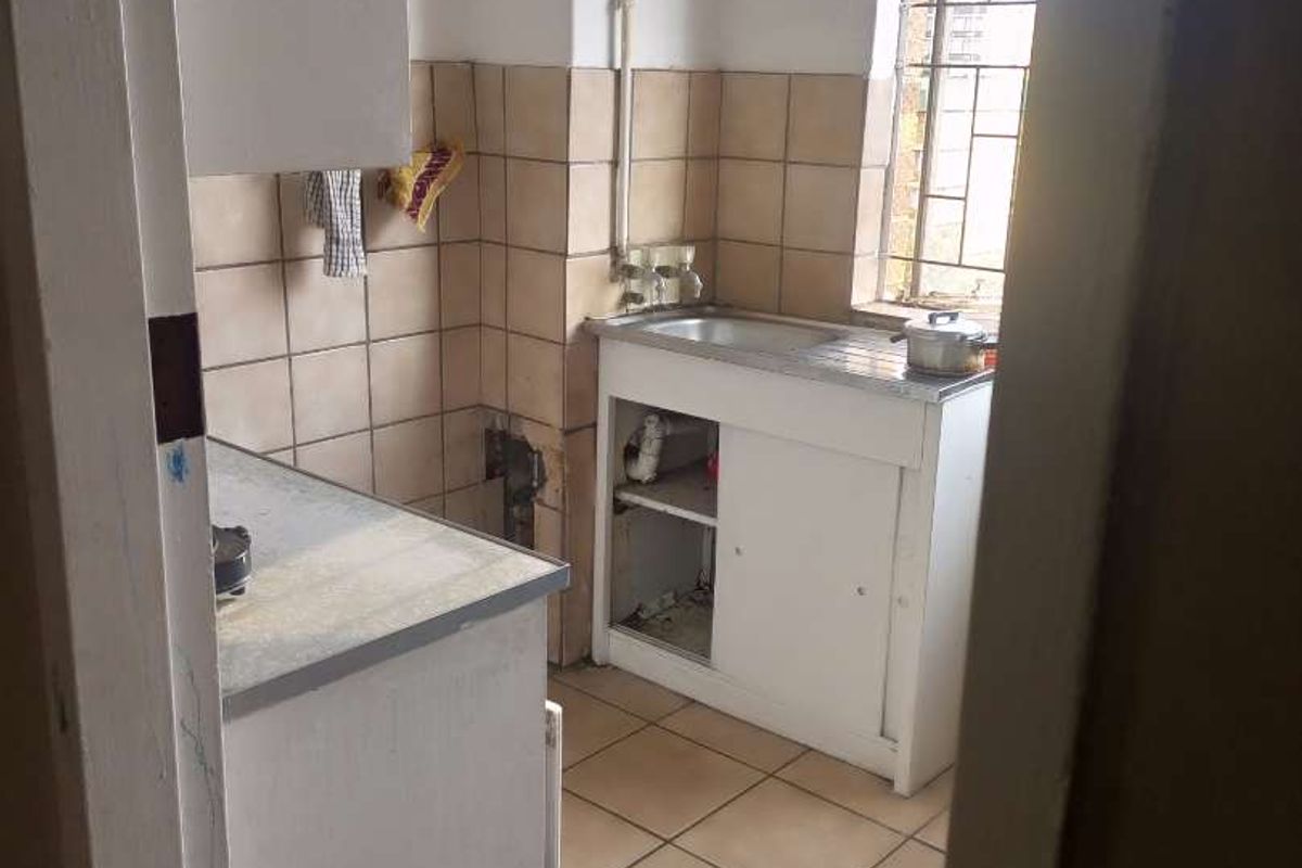 A 2 bedroom apartment in Arcadia is now for sale. - Photo 2