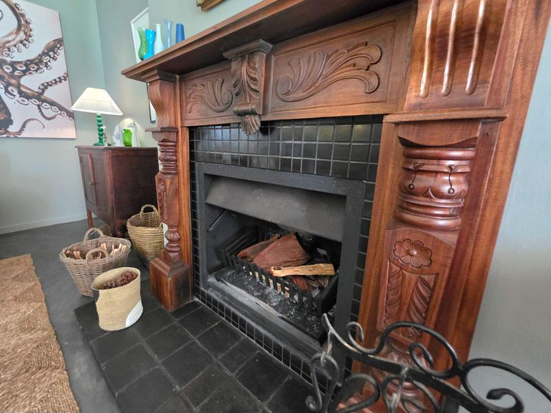 Beautiful, Spacious 3-Bedroom Family Home for Sale in Small Secure Complex of 4. - Photo 6