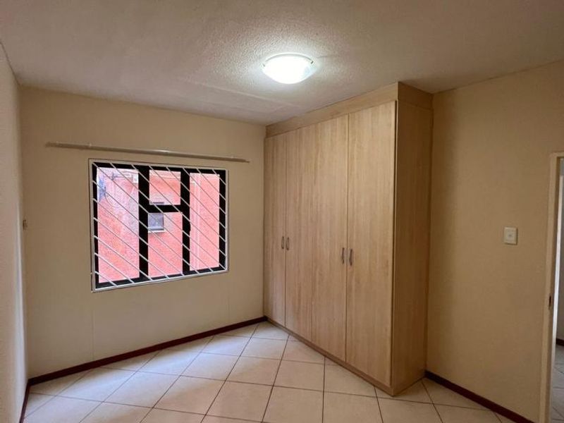 2-bedroom apartment for Sale - Photo 4